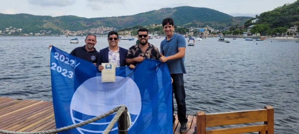 Bandeira Azul na Praia do Forno em Búzios