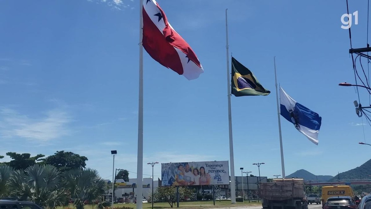 Morte Pelé: Maricá homenageia o rei do futebol com bandeiras a meio mastro | Região dos Lagos