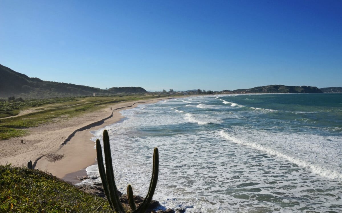 Búzios inicia as primeiras coletas de água para análise laboratorial da candidatura da Praia de Tucuns para mais uma Bandeira Azul no município | Búzios