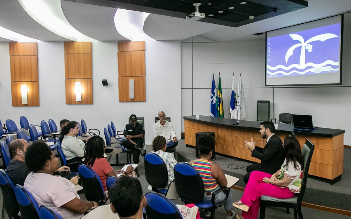 Reunião em Macaé discute protocolos e ações contra o racismo estrutural em abordagens policiais | Macaé