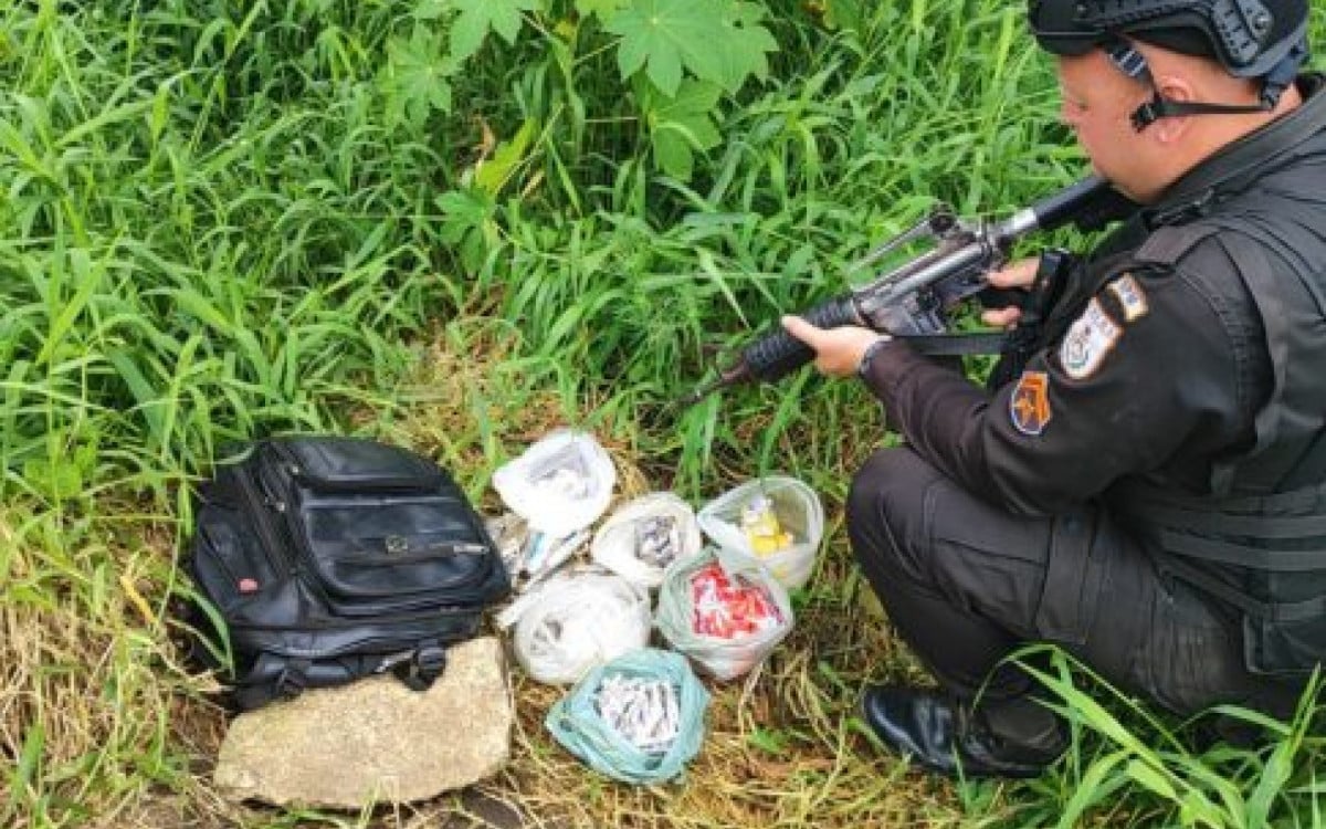 Polícia Militar apreende grande quantidade de drogas em Iguabinha | Araruama