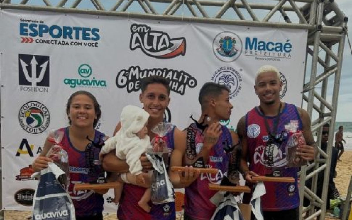 Ana Clara Plácido, Maya, Miranda e Gui, atletas de Arraial do Cabo, conquistaram o título de campeões.