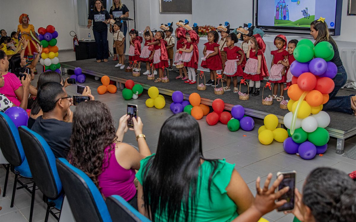 Magia e Encanto: Escola Municipal de Educação infantil celebra fim de ano na Cidade Universitária | Macaé