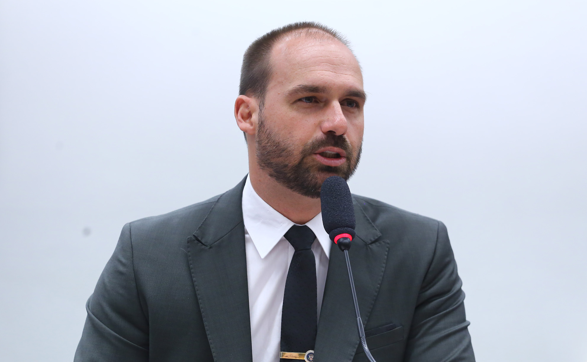 Eduardo Bolsonaro diz ser “bem difícil” barrar a indicação de Dino