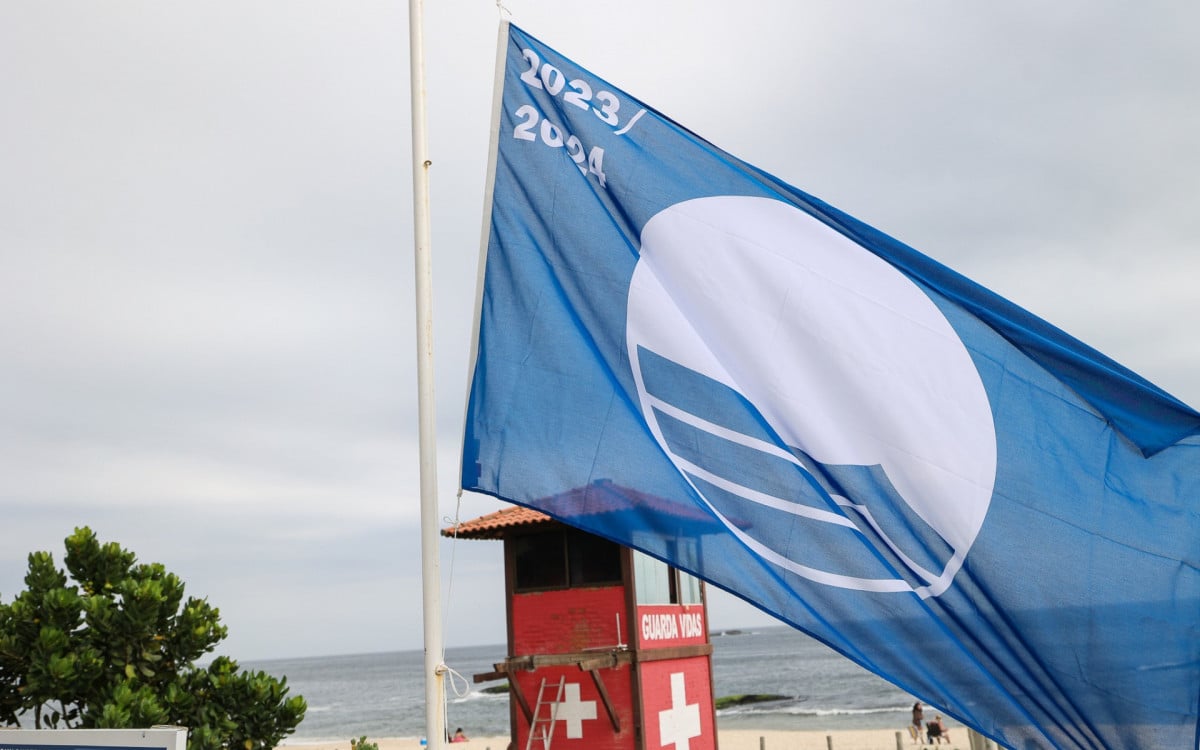 Sustentabilidade: bandeira azul é hasteada na Praia de Itaúna | Saquarema
