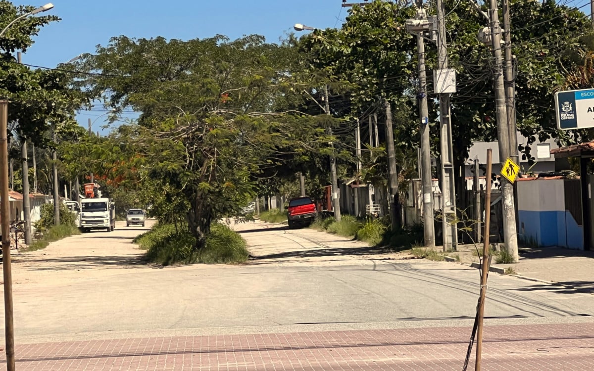 Moradores do Verdes Mares em Rio das Ostras enfrentam transtornos com falta de pavimentação | Rio das Ostras