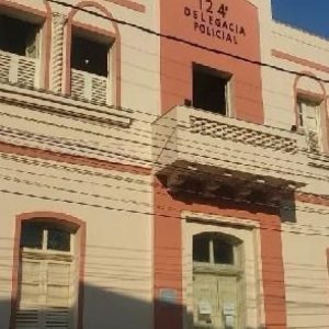 Dois homens são detidos após tentarem subornar policiais civis em Saquarema | Saquarema
