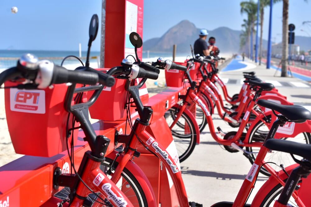 Bicicletas 'vermelhinhas' são suspensas em três locais de Maricá | Enfoco