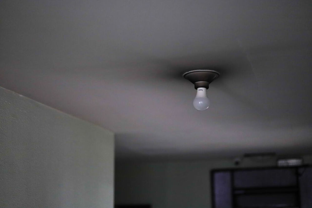 Enel é multada em R$ 1,2 milhão por falta de luz no Natal em Maricá | Enfoco