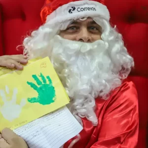 Papai Noel dos Correios dará presentes em escola de Maricá | Enfoco