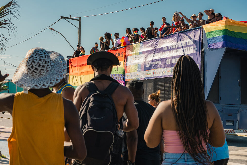 Parada LGBTQIA+ agita 'domingão' com dois trios em Maricá | Enfoco