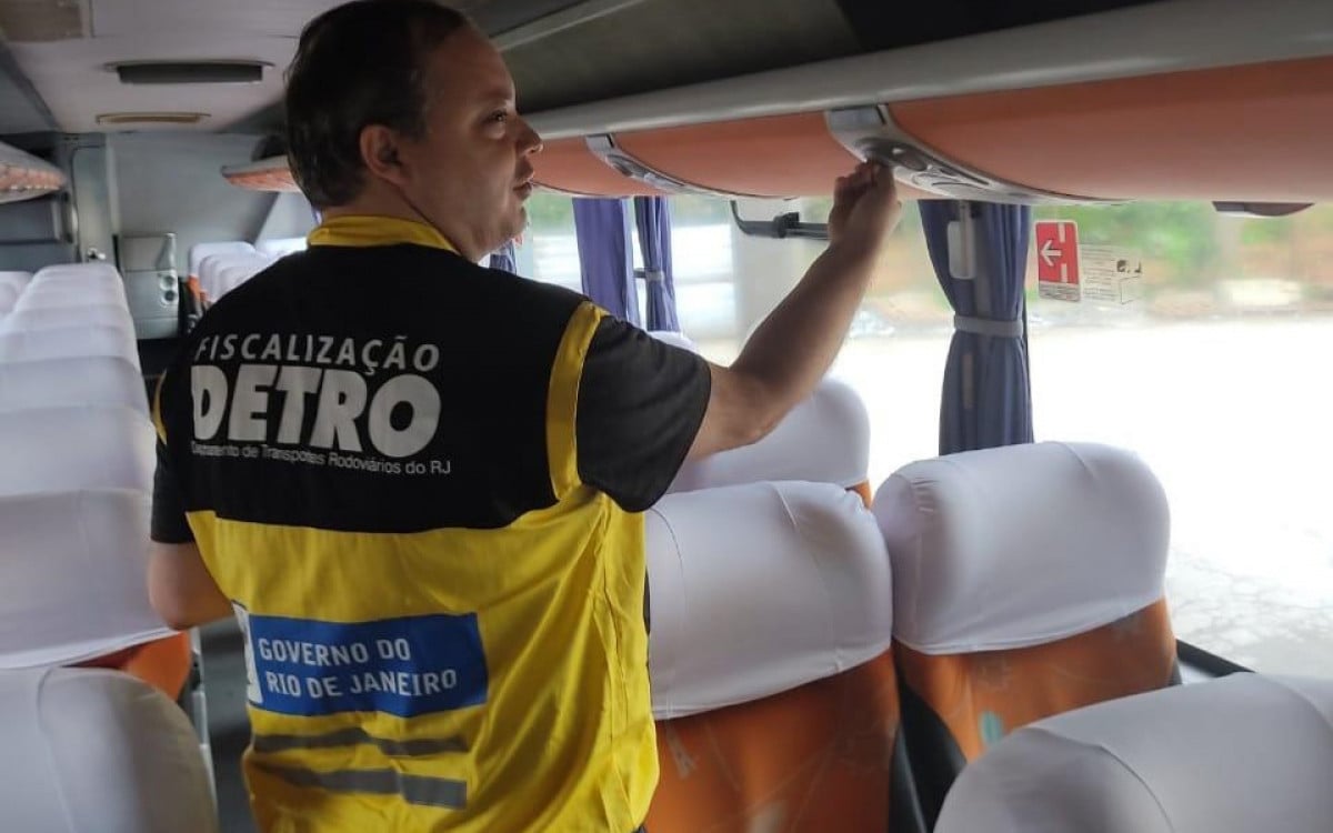 Operação do Detro-RJ verifica condições térmicas em ônibus intermunicipais na rodoviária de Macaé | Macaé