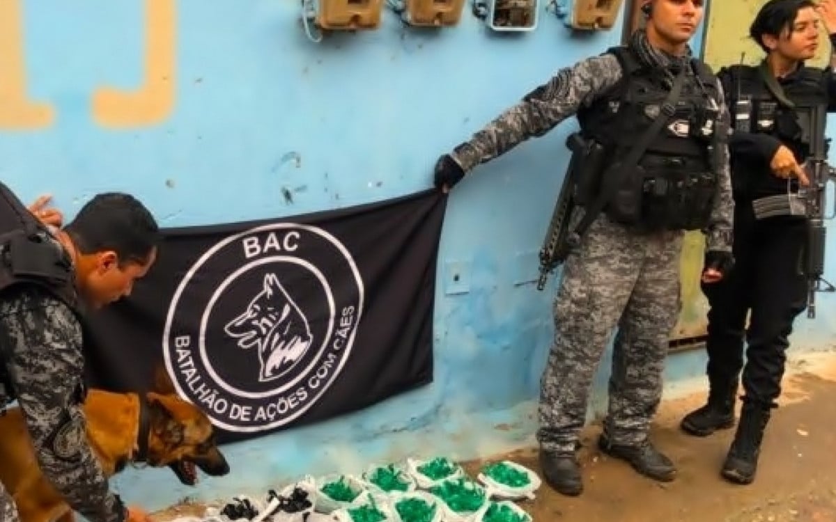 Casal é preso em operação contra o tráfico de drogas em Macaé | Macaé