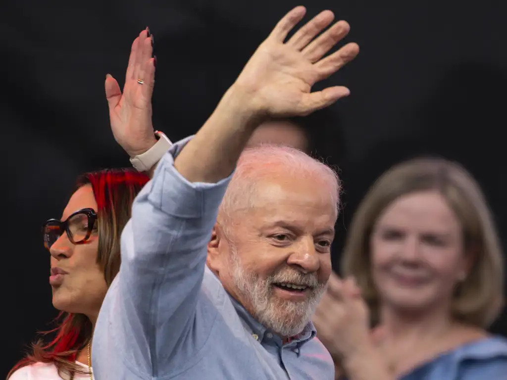 Lula põe o país do lado errado da história