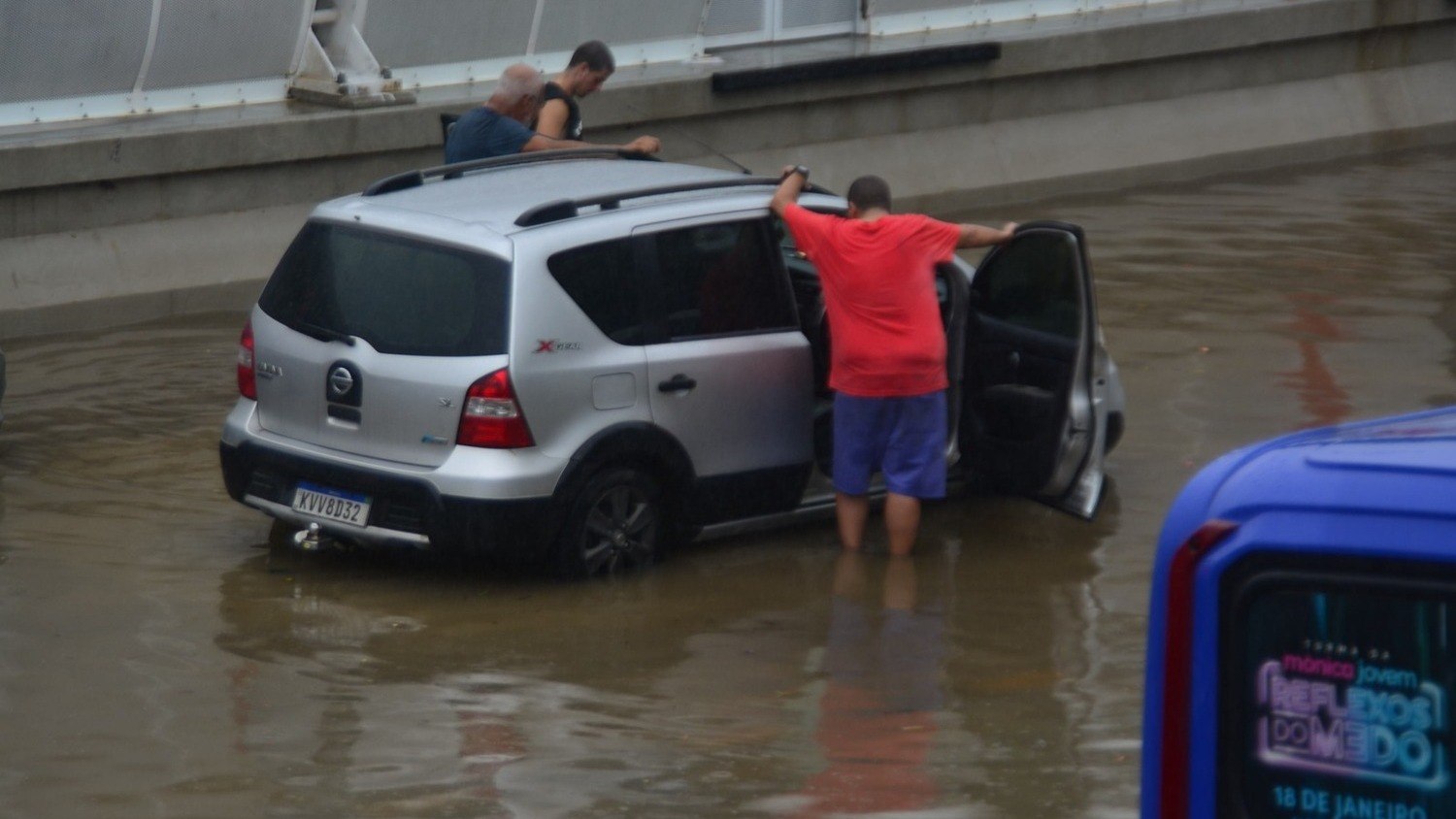 Após fortes chuvas, 18 municípios do Rio de Janeiro correm risco de deslizamentos - Notícias