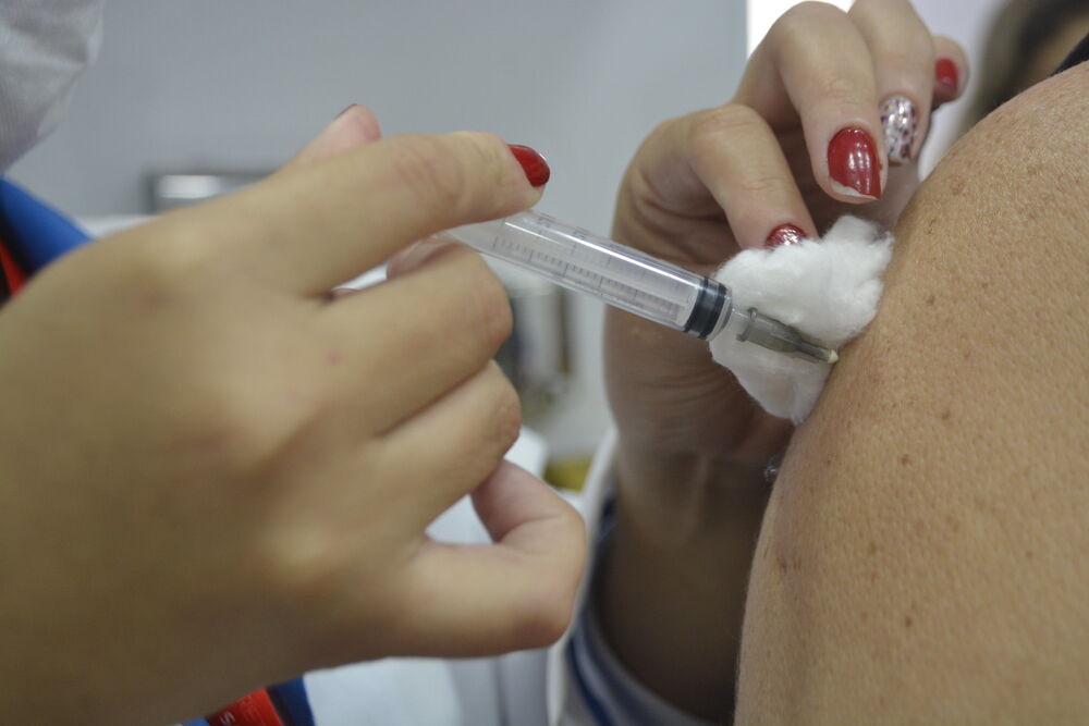 Maricá suspende aplicação de vacina monovalente contra covid-19 | Enfoco