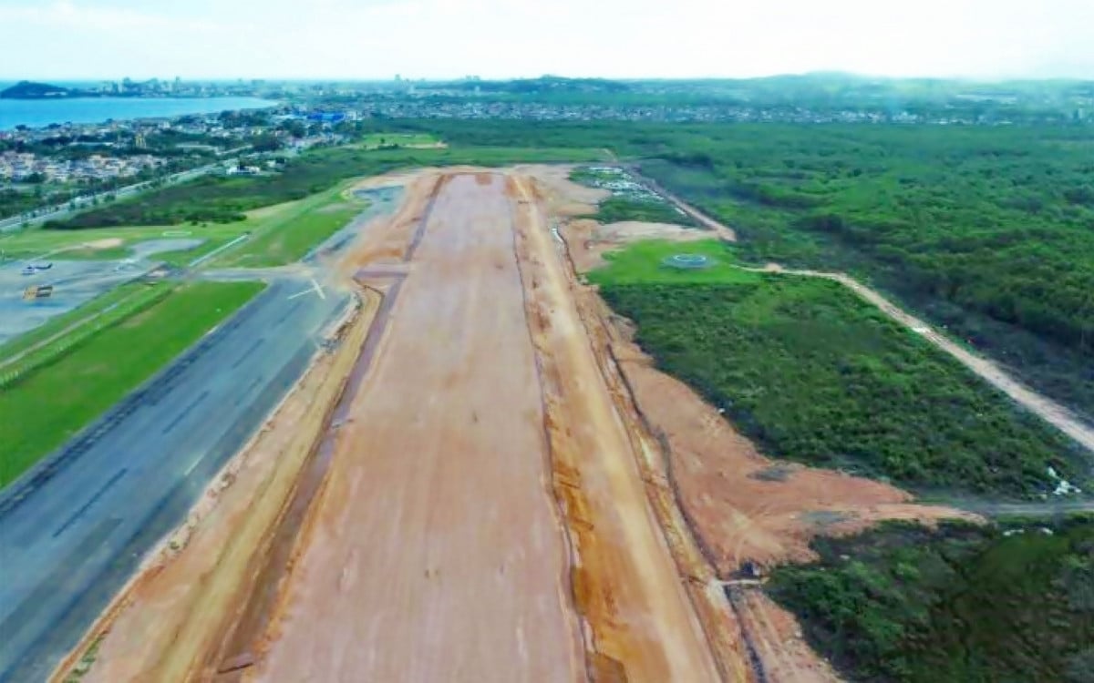 Aeroporto de Macaé alcança 50% da construção da nova pista | Macaé