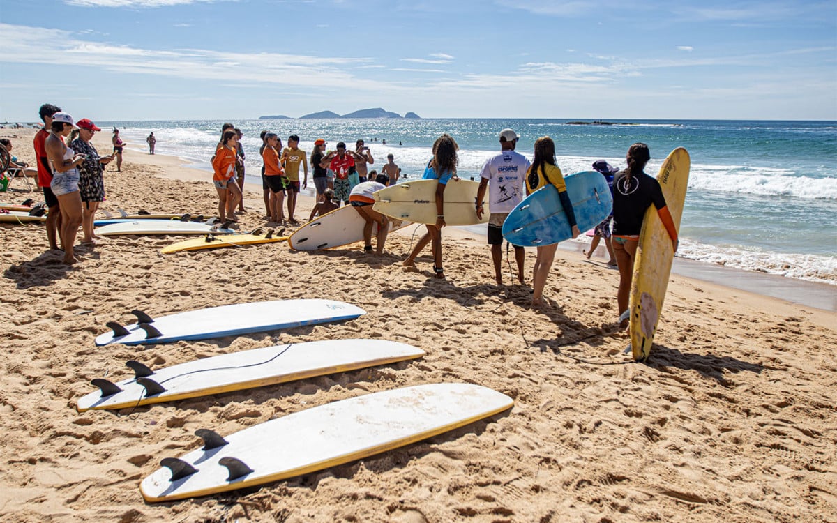 Manobras marcam Torneio da Escola Municipal de Surf
