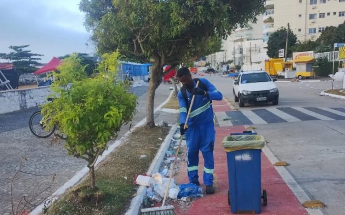 Operação de limpeza pós-carnaval garante orlas e vias livres de resíduos em Macaé | Macaé