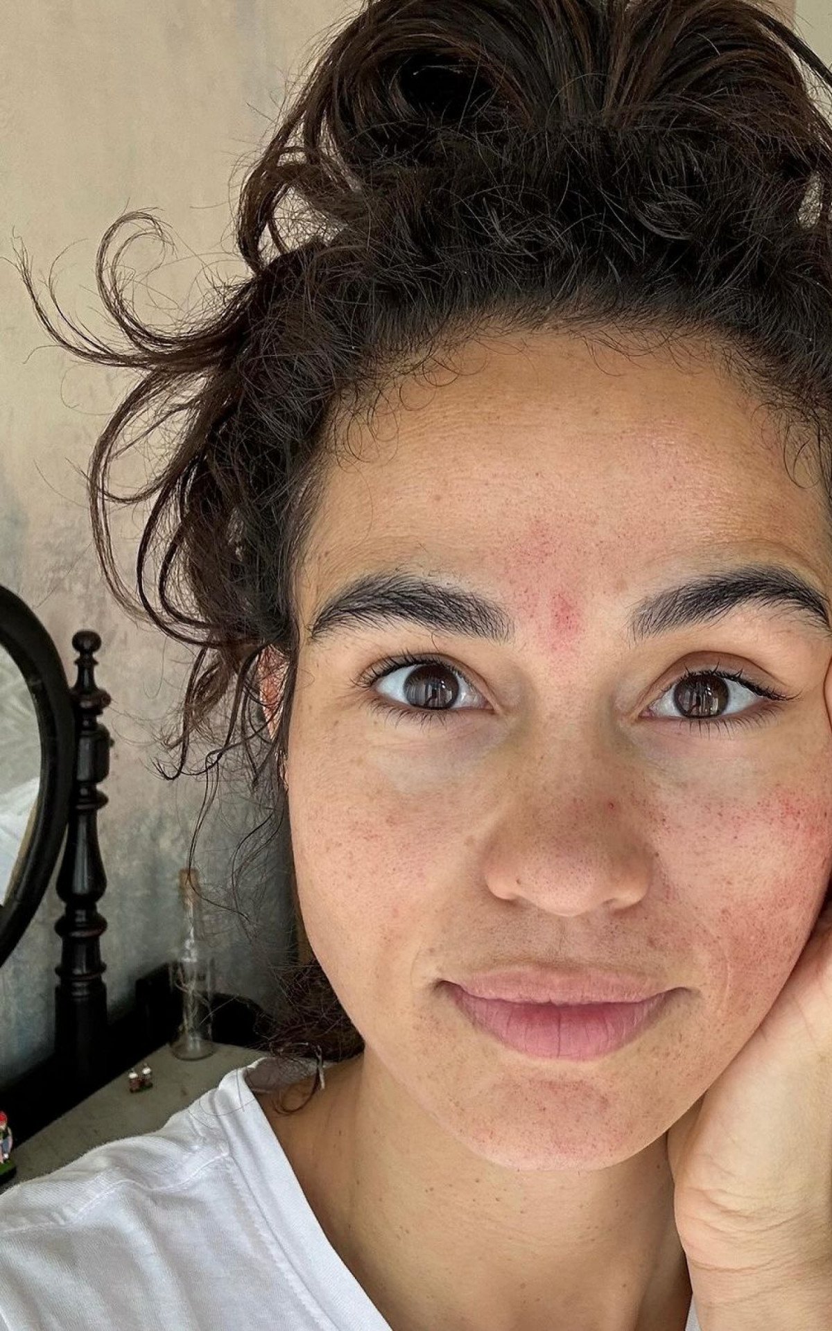 Nanda Costa posa sem maquiagem e desabafa sobre envelhecimento da pele: 'Vai cair. Não tem jeito' | Celebridades