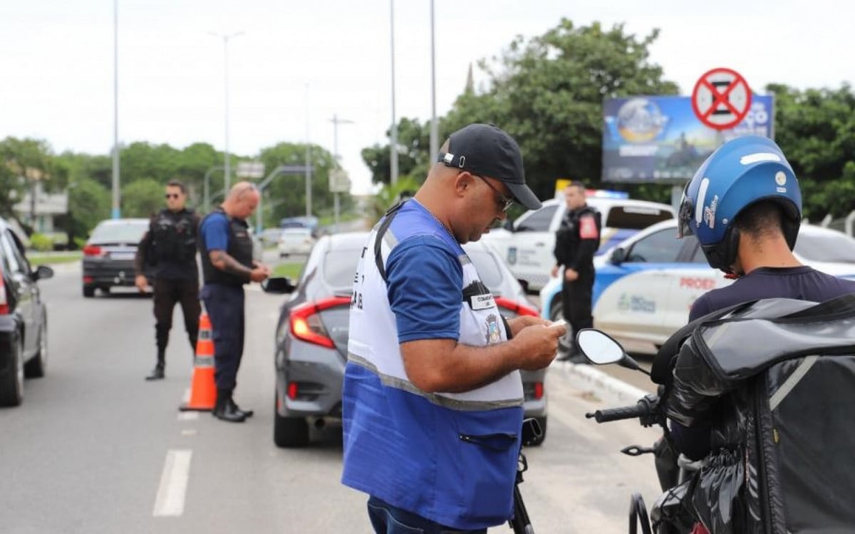 Operação conjunta resulta em apreensão de veículos irregulares em Rio das Ostras | Rio das Ostras