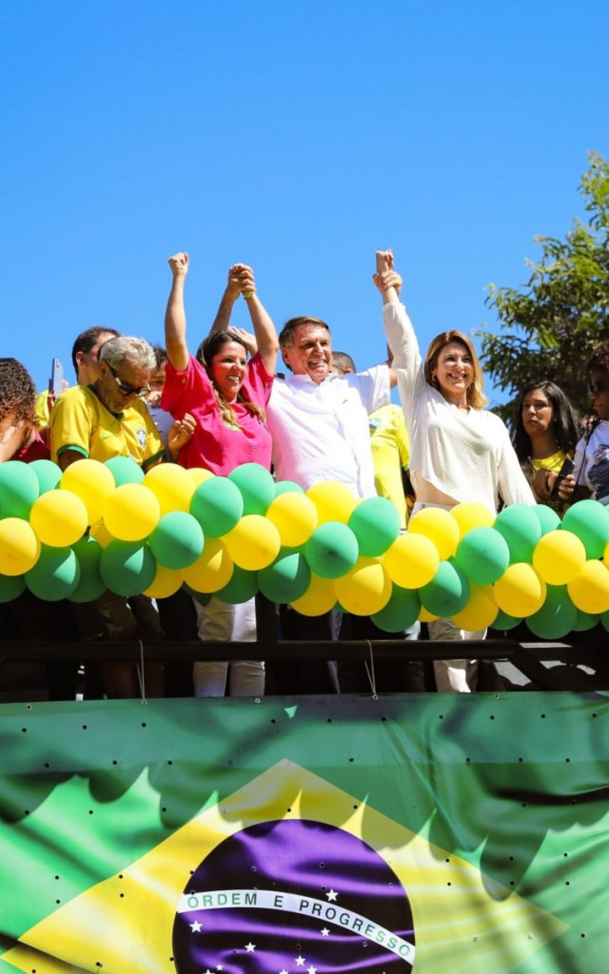 Passagem de Bolsonaro aumenta popularidade de Penha Bernardes em Araruama | Política Costa do Sol