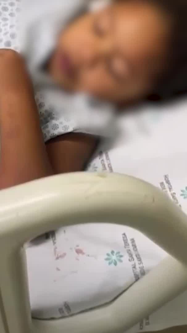 Criança que sobreviveu a desabamento conversa com familiares em hospital do Rio - Notícias