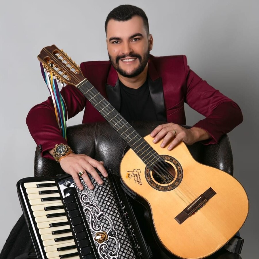Saquarema terá 1ª edição do Festival da Galinha Caipira e terá show o com o cantor sertanejo Luan Severo