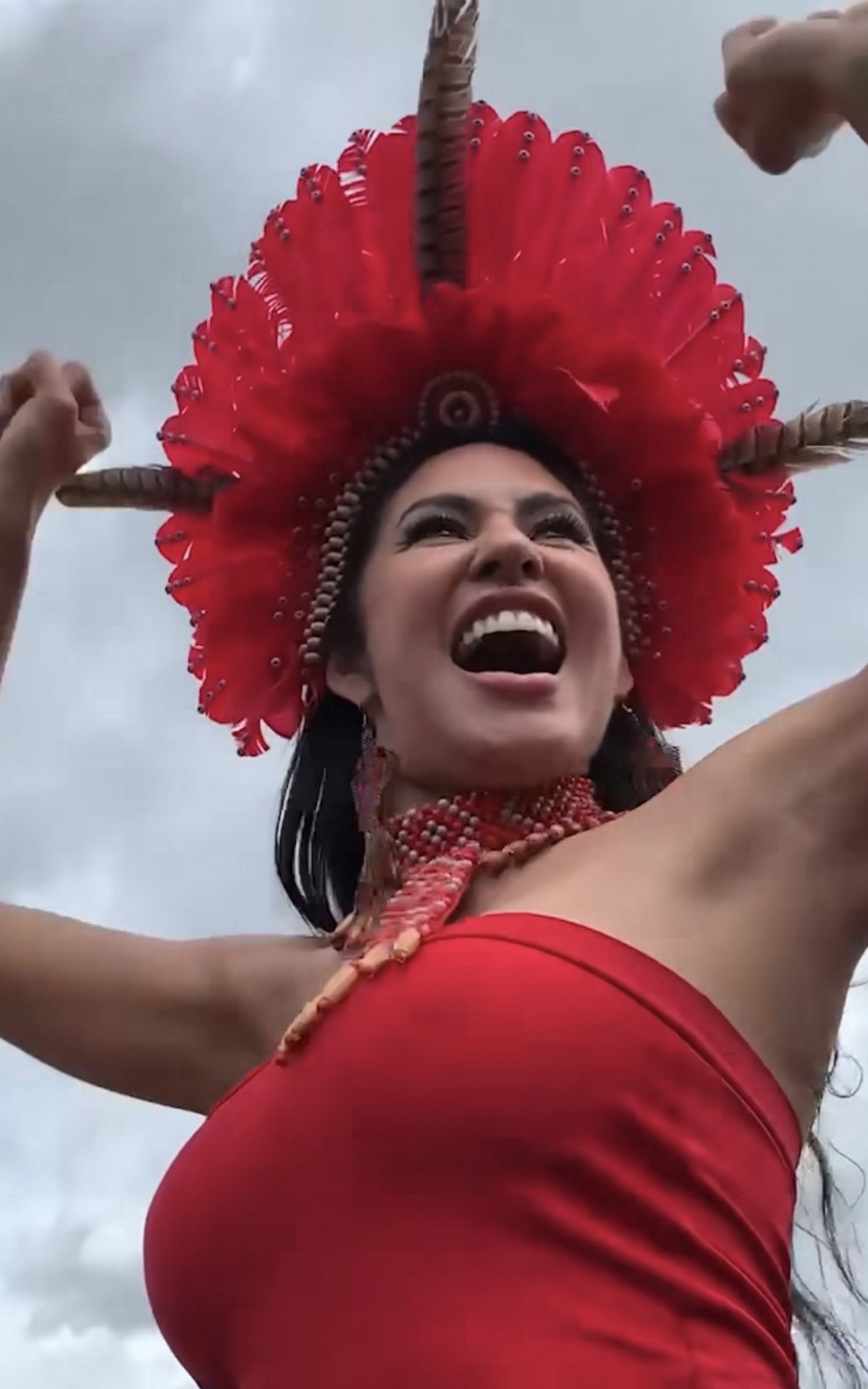 Isabelle se emociona com festa por sua chegada em Manaus: 'Lindo ver vocês fazendo a flecha' | Celebridades