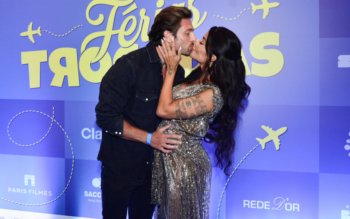 Aline Campos posa aos beijos com o namorado em pré-estreia de filme em SP | Celebridades