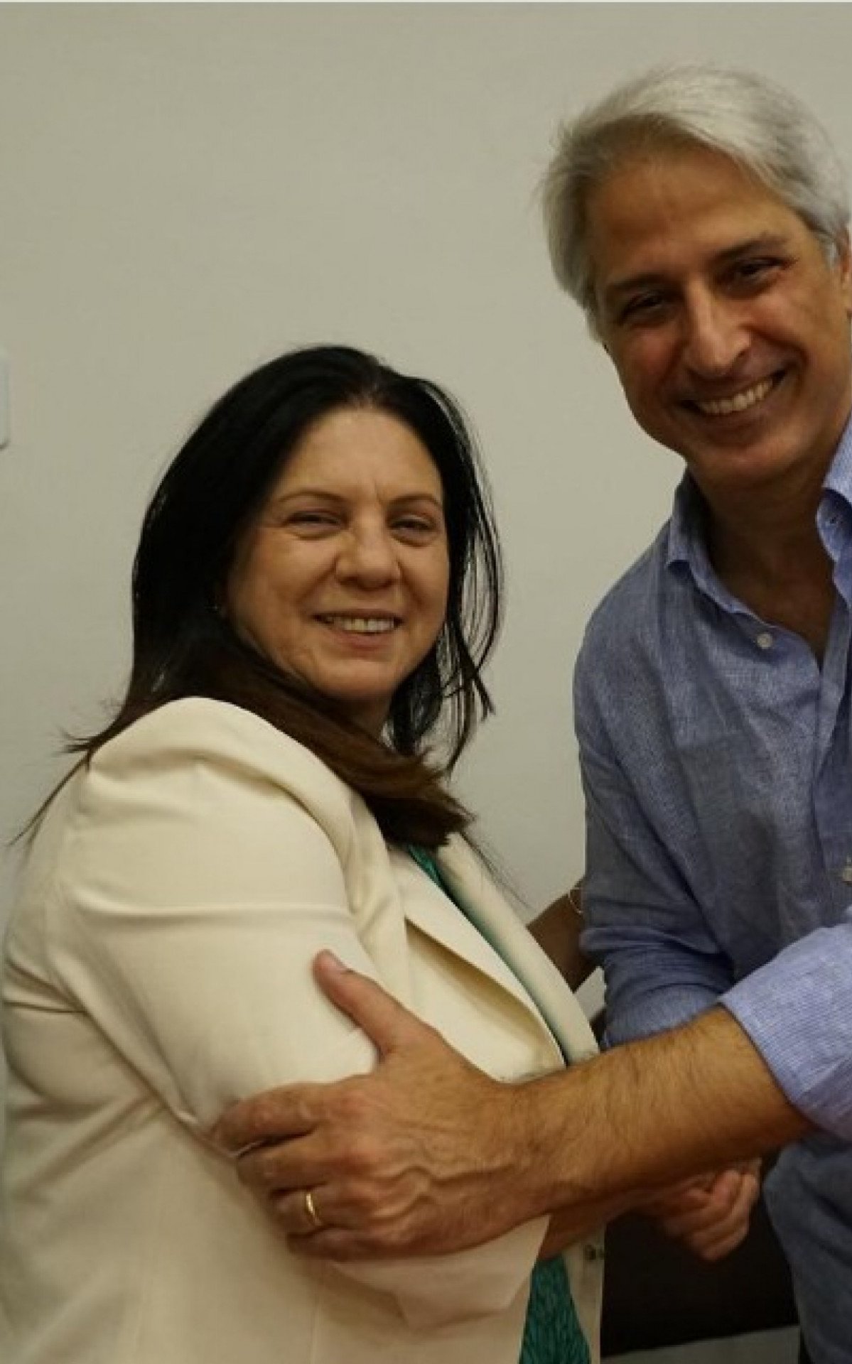 Prefeita Magdala Furtado (PV) se reúne com ex-deputado Alessandro Molon (PSB) | Política Costa do Sol