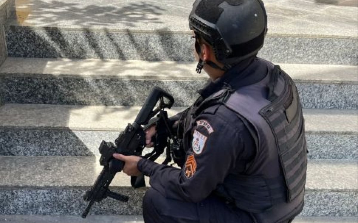 Polícia Militar prende homem por tráfico de drogas no bairro Fazendinha | Araruama