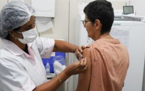 Vacina contra a Gripe está disponível para toda população aldeense | São Pedro da Aldeia