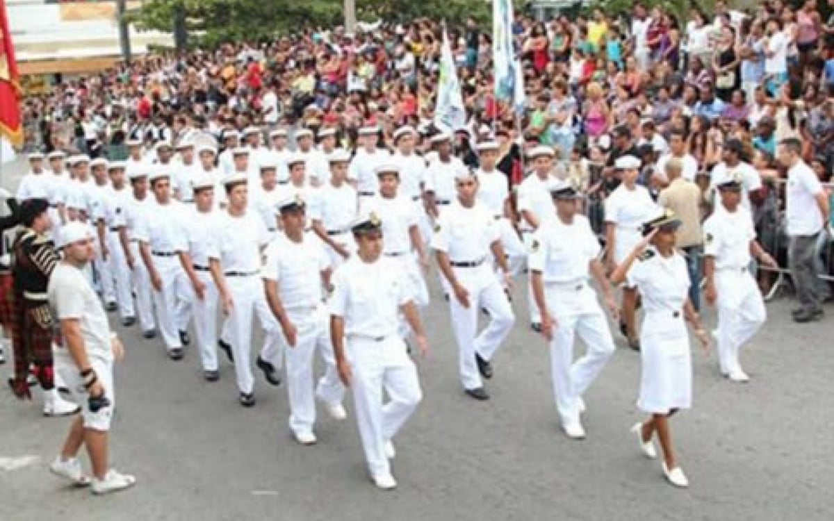 Desfile Cívico marca o aniversário de Arraial do Cabo | Arraial do Cabo - Rio de Janeiro