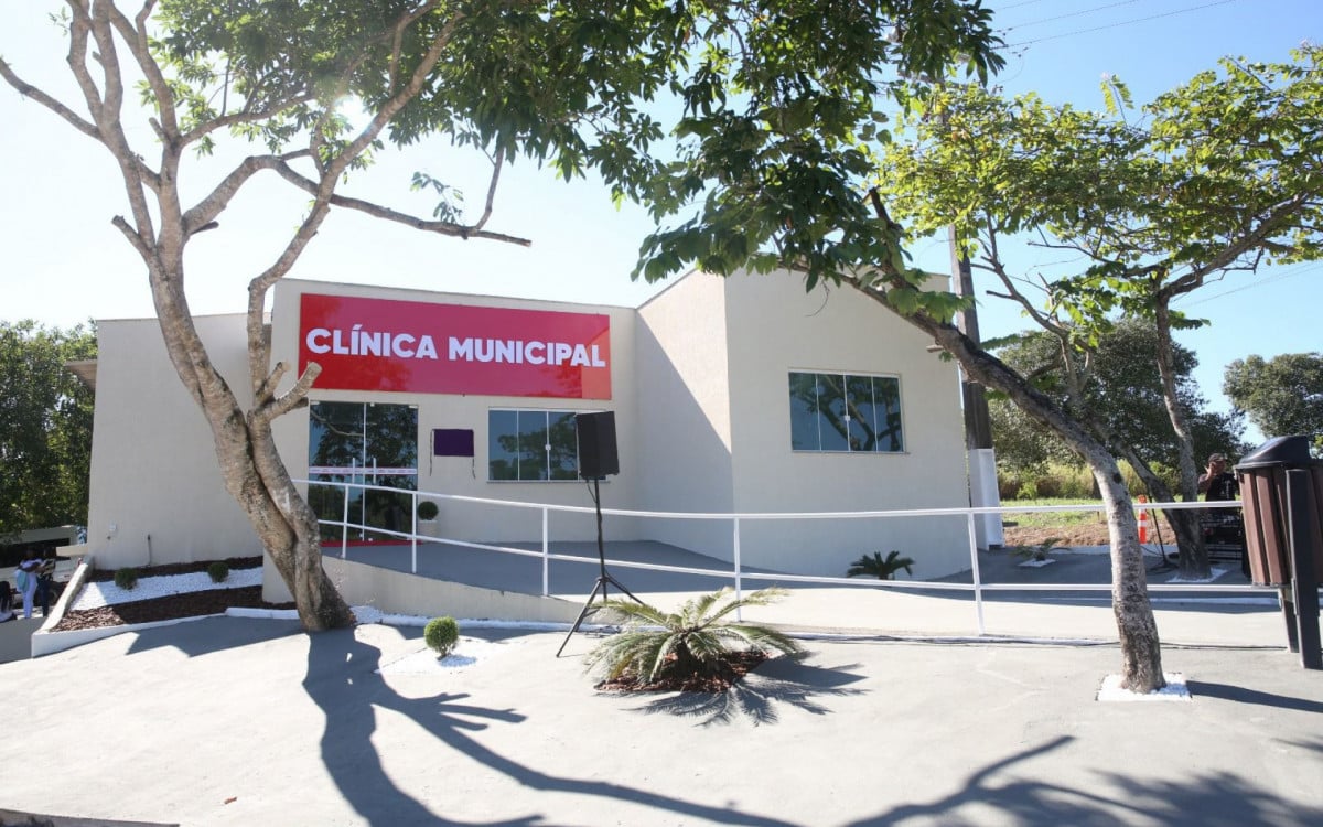 O local conta com dois consultórios, Espaço da Mulher, sala de vacinas, sala de pequenos procedimentos e curativos, além de espaço para dispensação de medicamentos