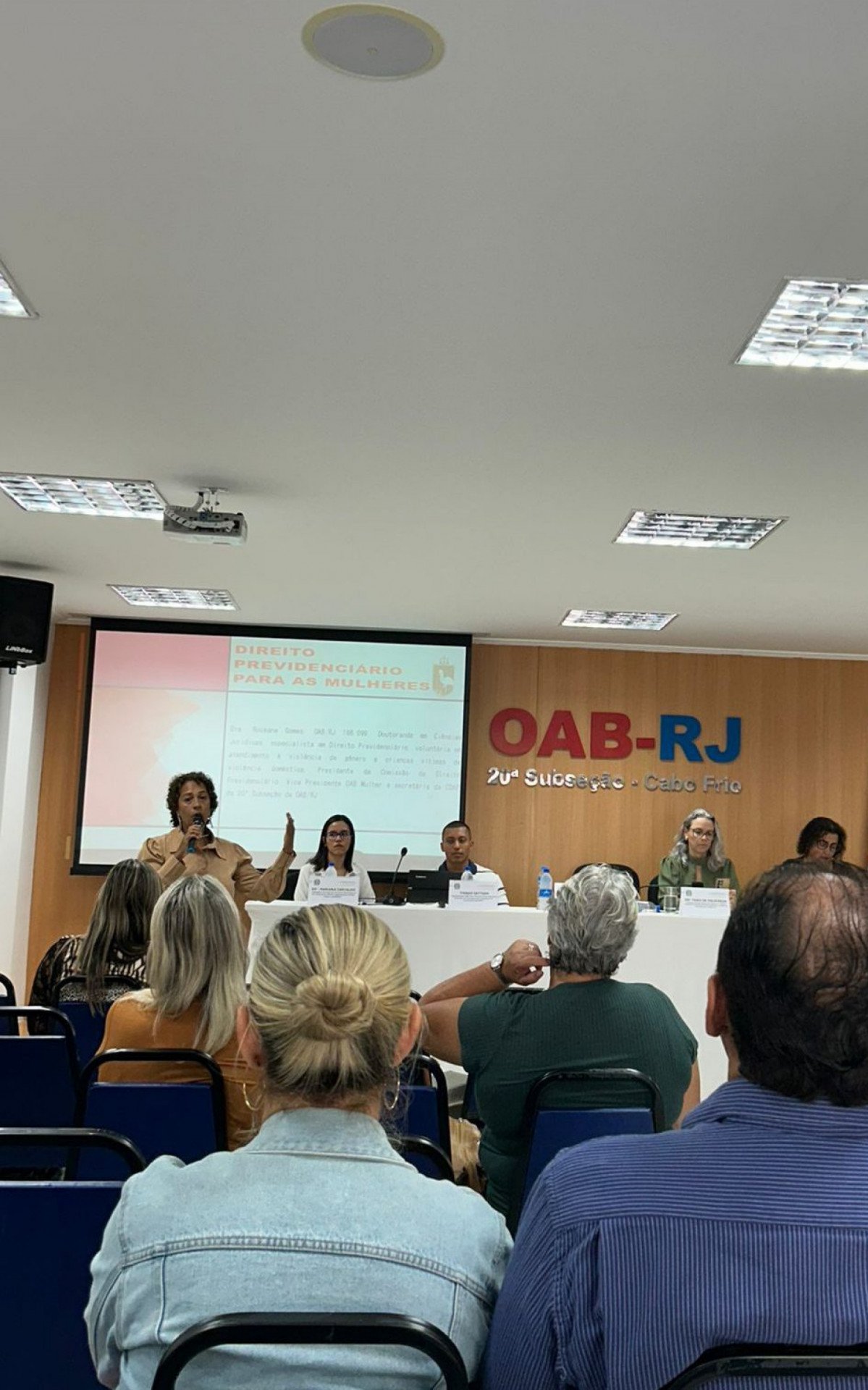 Prefeitura de Saquarema participa de seminário da OAB sobre os direitos da mulher em Cabo Frio | Saquarema