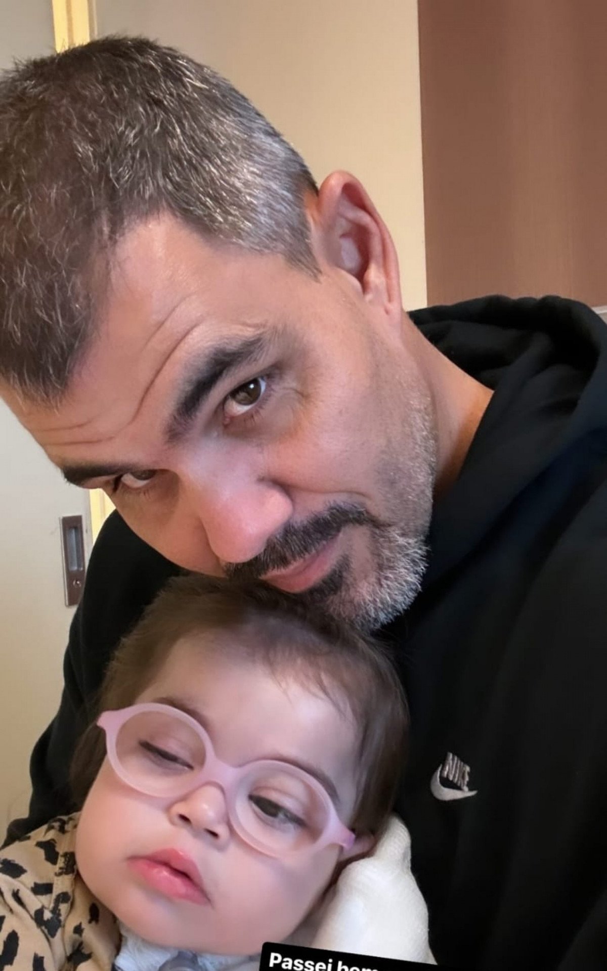 Em hospital, Juliano Cazarré fala sobre estado de saúde da filha: 'Passou bem a noite' | Celebridades