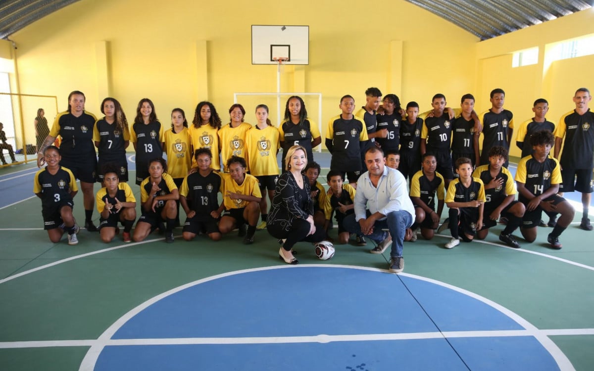 Simultaneamente, outros três ginásios foram inaugurados: na Escola Municipal Moysés Ramalho, na Vila Capri, na Escola Municipal Celina Mesquita Pedrosa, em Iguabinha, e na Escola Municipal Toninho Senra, no Regamé