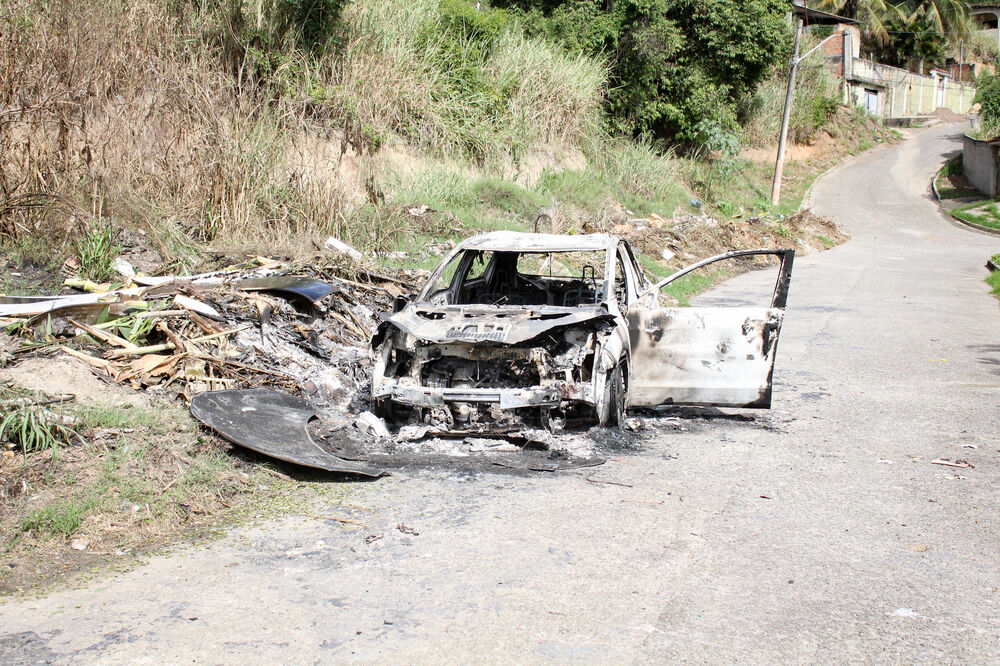 Sequestro de PM em Maricá: carro é incendiado por bandidos | Enfoco