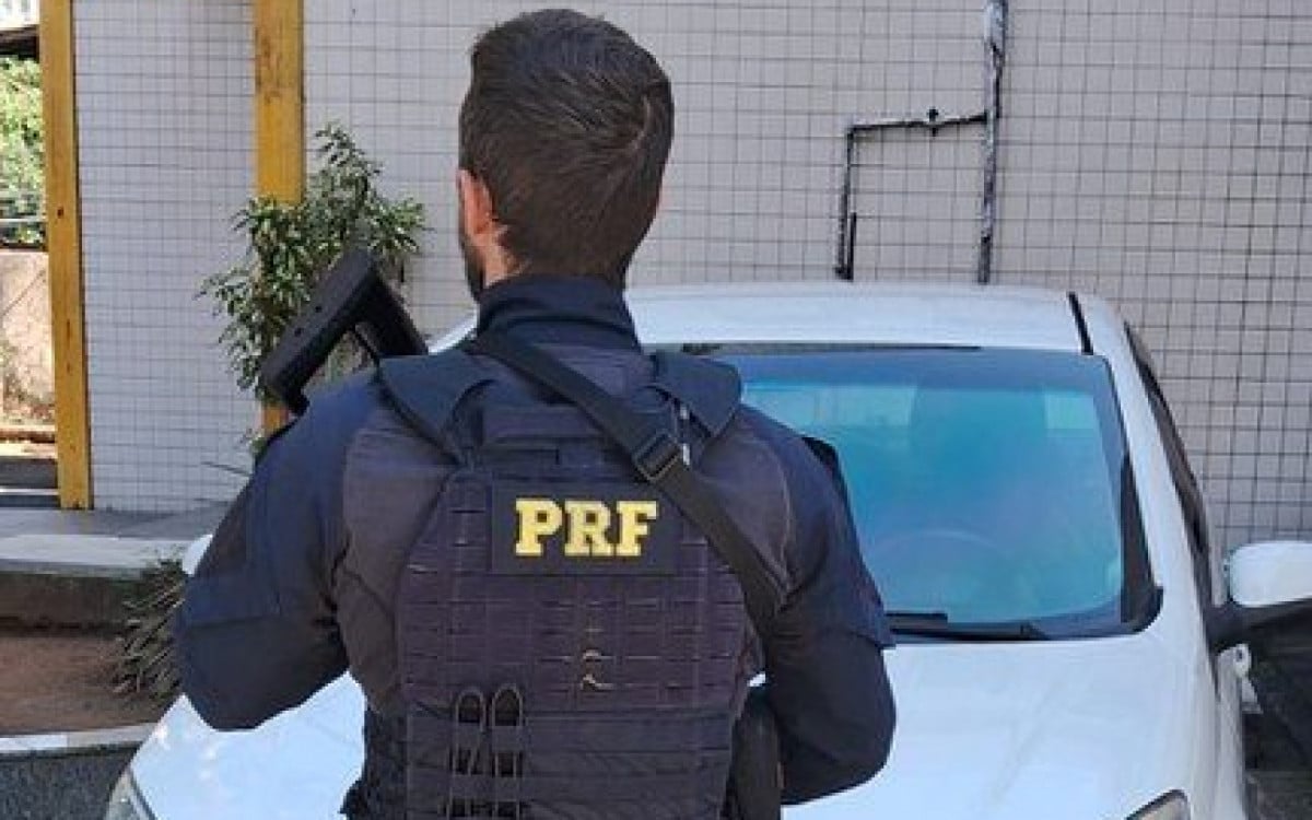 PRF recupera carro furtado em São Pedro da Aldeia na Ponte Rio-Niterói | São Pedro da Aldeia