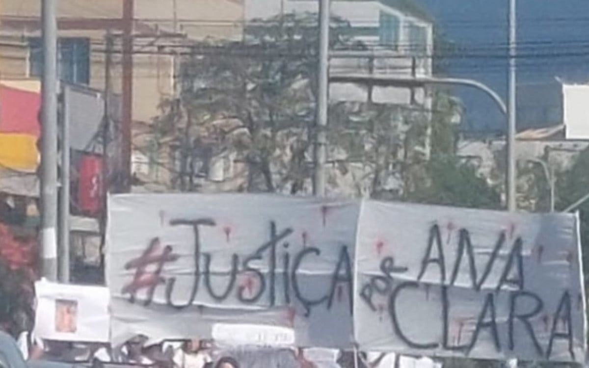 Manifestação pacífica no Centro de Rio das Ostras pede justiça para Ana Clara, jovem atropelada na última segunda-feira