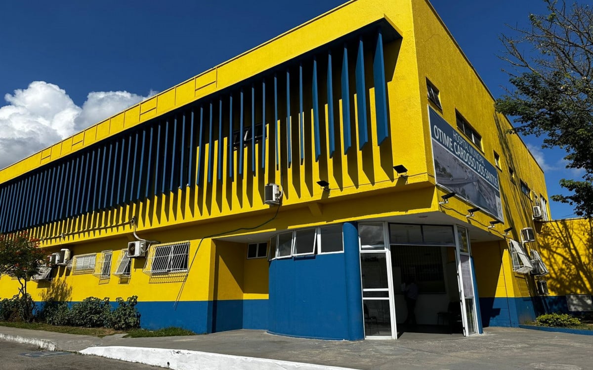 Pintura de fachadas de amarelo e azul gera questionamentos em Cabo Frio | Política Costa do Sol