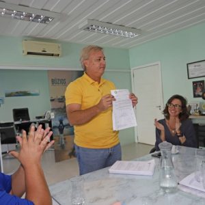 Alexandre Martins sanciona PCCR