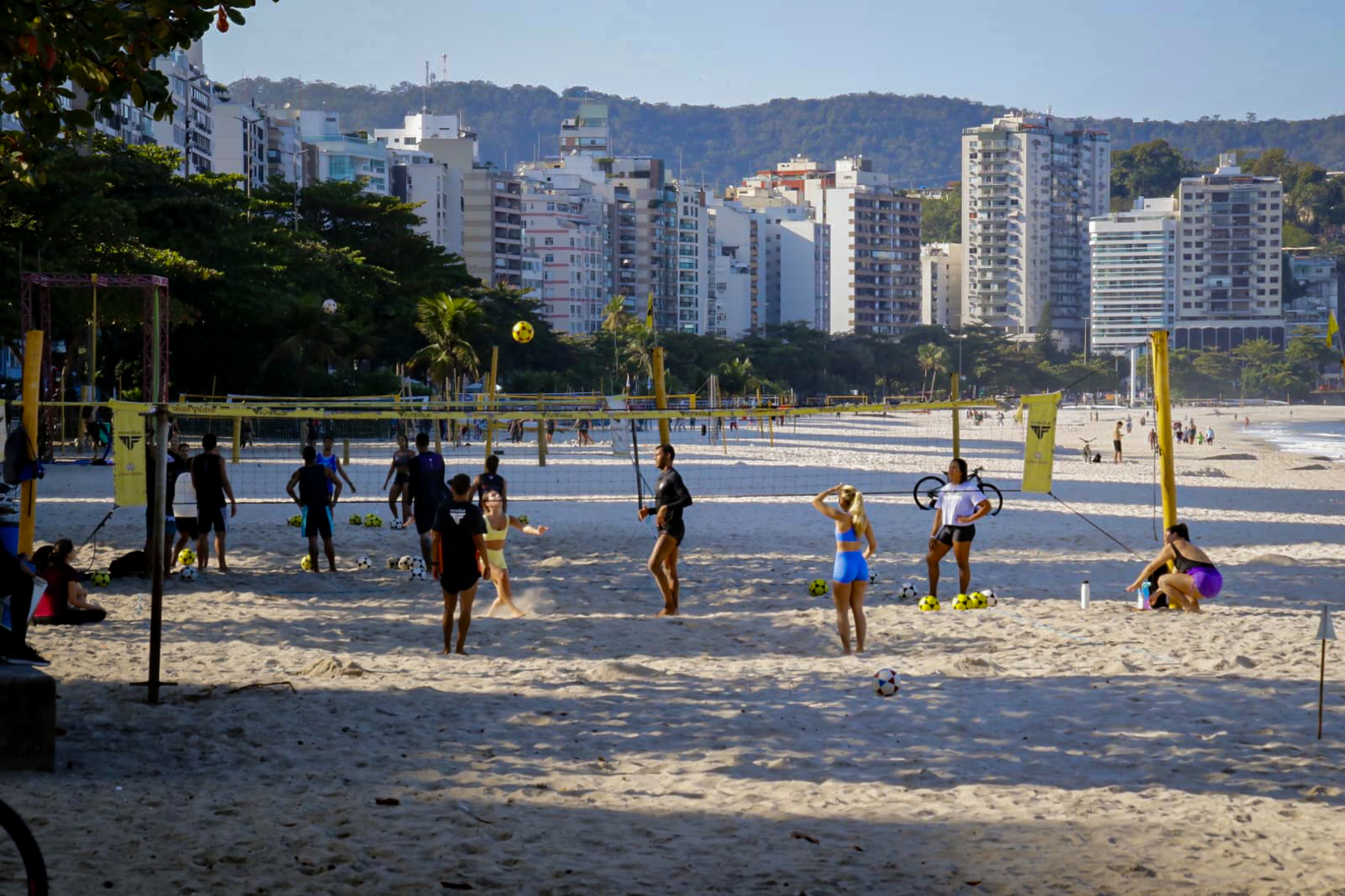 Público vibra com volta do sol; saiba como será o 'finde' no Rio | Enfoco
