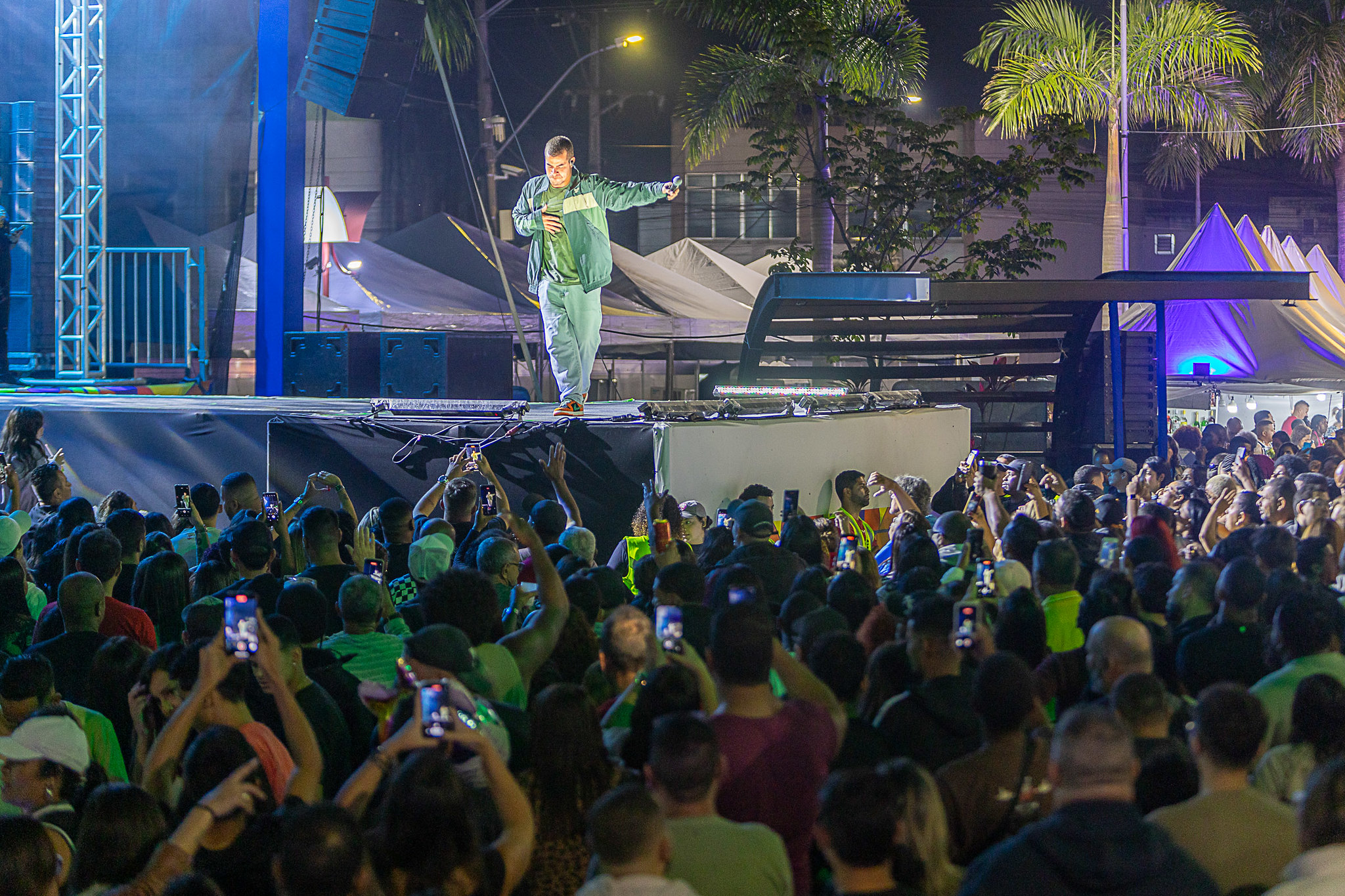 Thiago Martins agita terceiro dia da Festa da Padroeira de Maricá