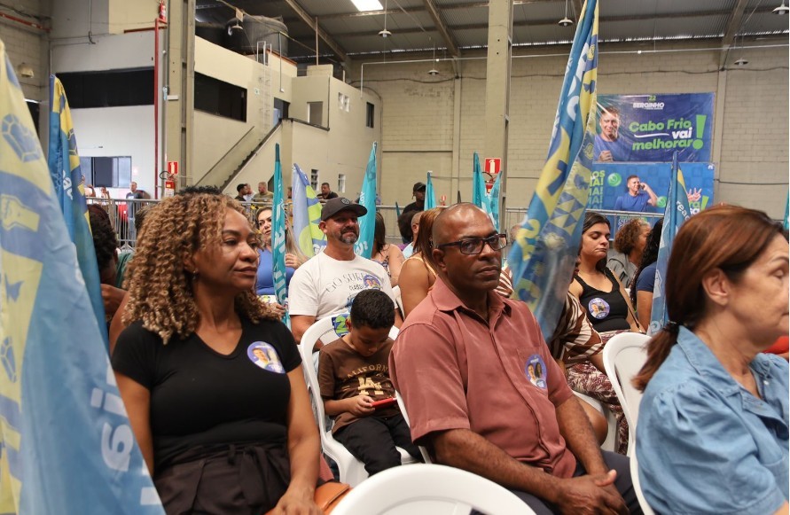 Momento da assinatura da Carta de Compromisso em Cabo Frio