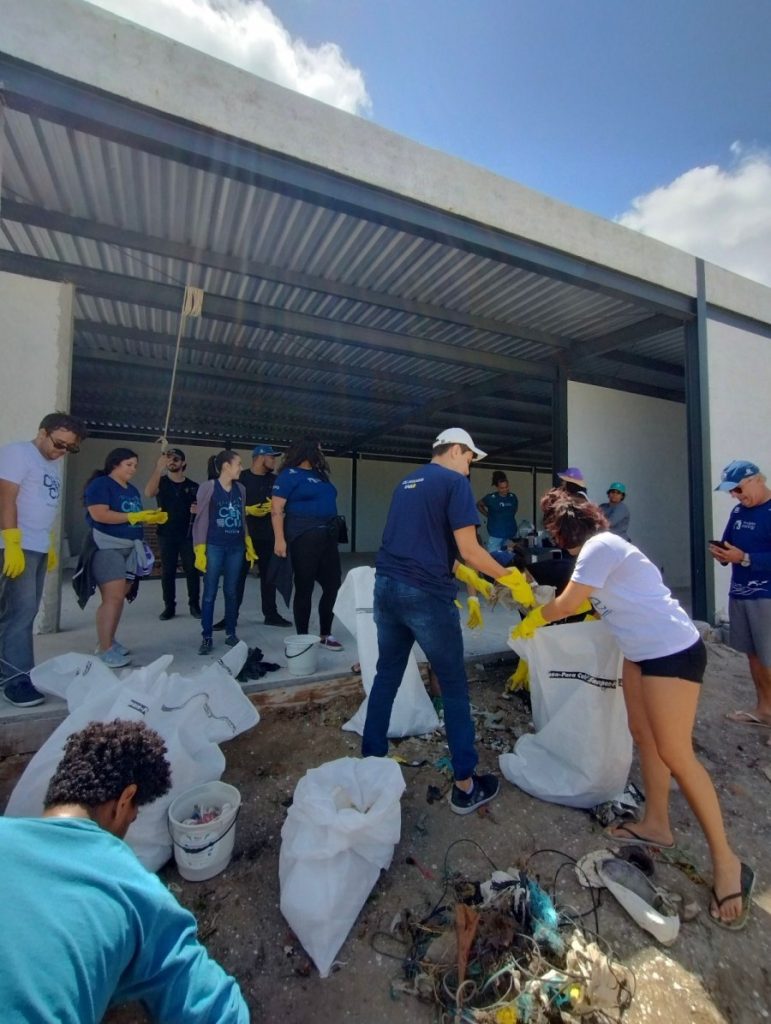 Atividade de limpeza em Cabo Frio