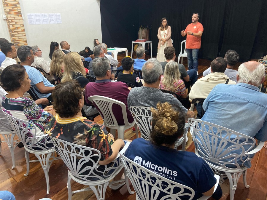 Candidato se preparando para ações na comunidade