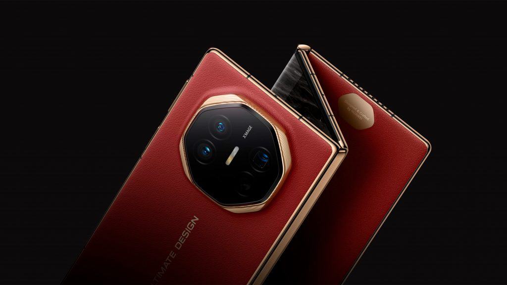 Huawei Mate XT dobrado em formato de Z