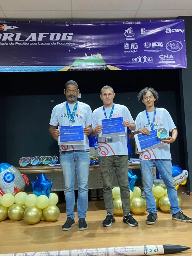 Equipe estudantil de Arraial conquista primeiro lugar em competição regional de foguetes — RC24H